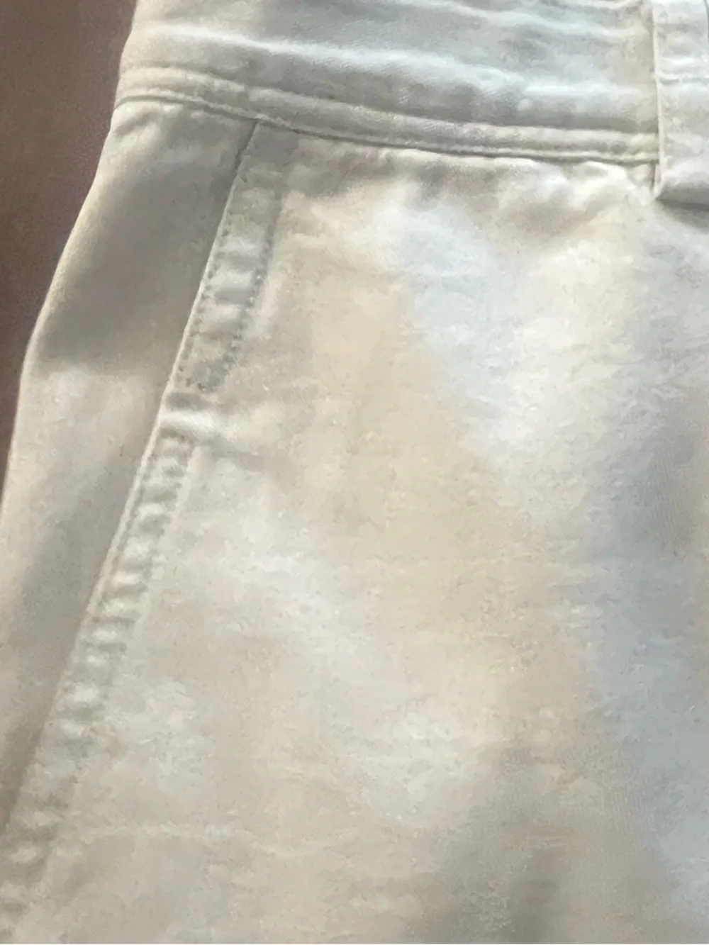 Tommy Bahama Light Beige Flat Front Men's Shorts - Size 40